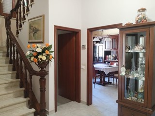 Casa Indipendente in Vendita a Empoli, 310'000&euro;, 150 m², con Box