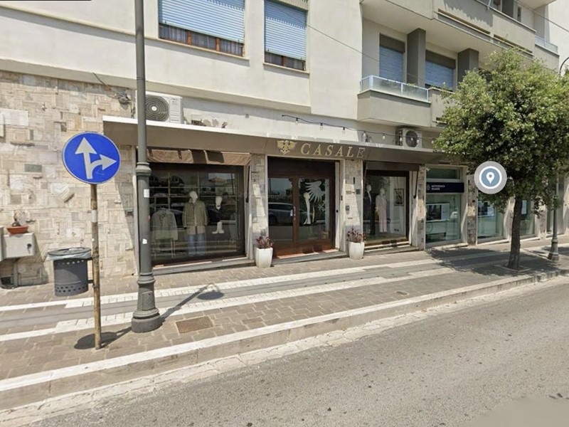 Negozio in Vendita a Formia, 350'000&euro;, 115 m²
