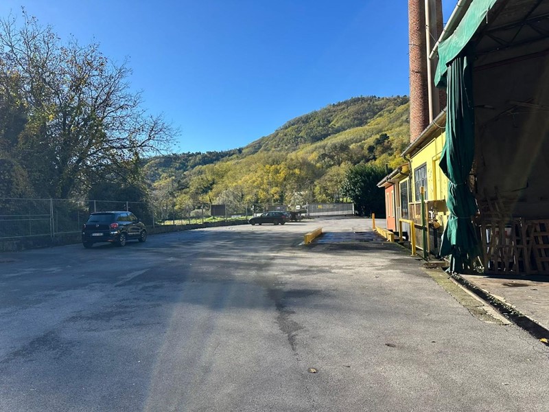 Capannone in Vendita a Villa Basilica, 550'000&euro;, 1228 m²