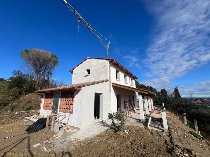 Villa in Vendita a Santa Maria a Monte, 650'000&euro;, 200 m²