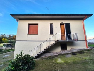Casa Indipendente in Vendita a Castelfranco di Sotto, zona Galleno, 200'000&euro;, 90 m², con Box