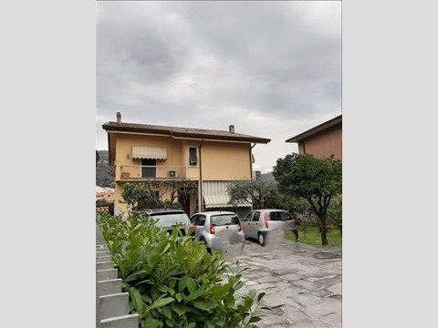 Quadrilocale in Vendita a Massa, 139'466€, 231 m²