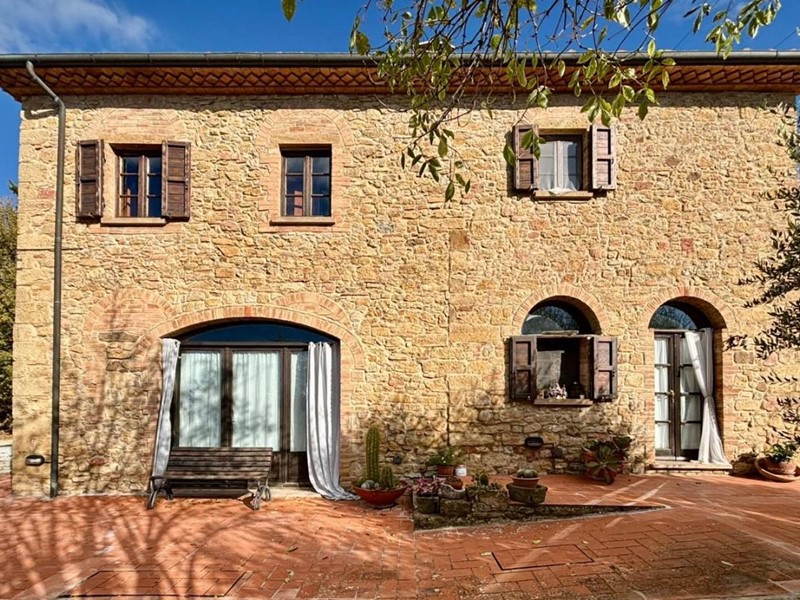 Casale in Vendita a Volterra, 899'000&euro;, 460 m²