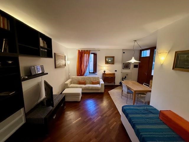 Bilocale in Vendita a Siena, 280'000€, 53 m², arredato, con Box