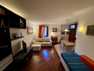 Bilocale in Vendita a Siena, 280'000€, 53 m², arredato, con Box