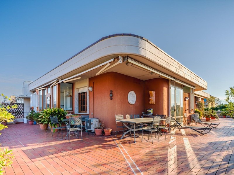 Attico in Vendita a Carrara, zona Avenza, 329'000&euro;, 145 m², con Box