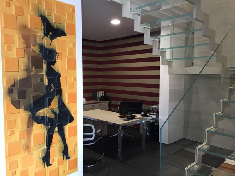 Capannone in Vendita a Massa, 650'000€, 650 m²