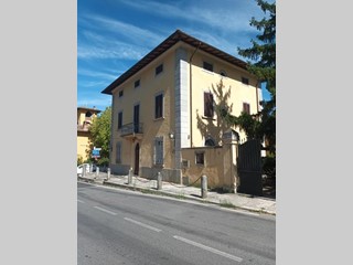 Villa in Vendita a San Miniato, zona Serra, 550'000&euro;, 600 m², arredato, con Box