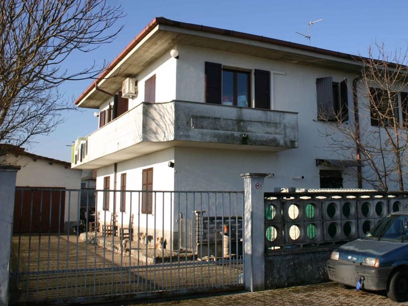 Quadrilocale in Vendita a Vigevano, 39'375&euro;, 87 m²