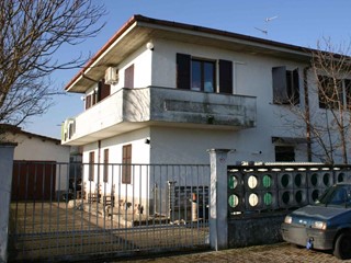 Quadrilocale in Vendita a Vigevano, 39'375&euro;, 87 m²