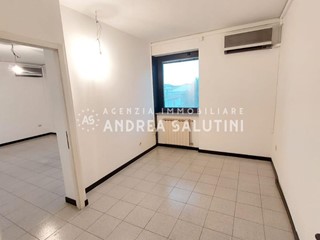 Ufficio in Vendita a San Miniato, zona San Donato, 170'000&euro;, 125 m²