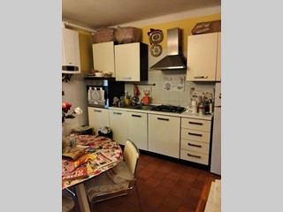 Trilocale in Vendita a Aulla, 55'000&euro;, 70 m², arredato