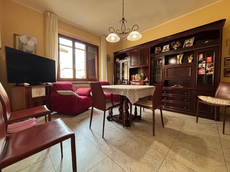 Casa Indipendente in Vendita a Empoli, zona Corniola, 315'000&euro;, 165 m², con Box