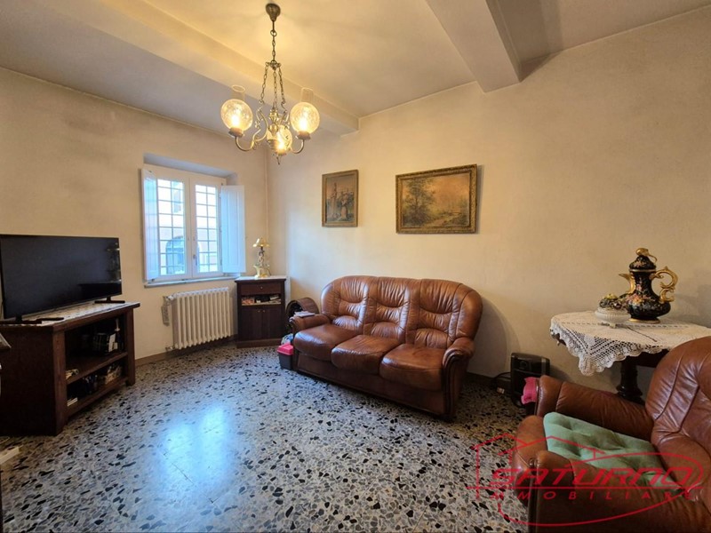 Casa Indipendente in Vendita a Capannori, zona Zone, 189'000&euro;, 200 m²
