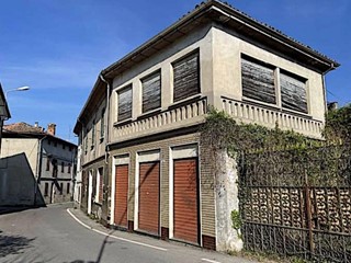 Casa Indipendente in Vendita a Santa Giuletta, 21'235&euro;, 538 m²