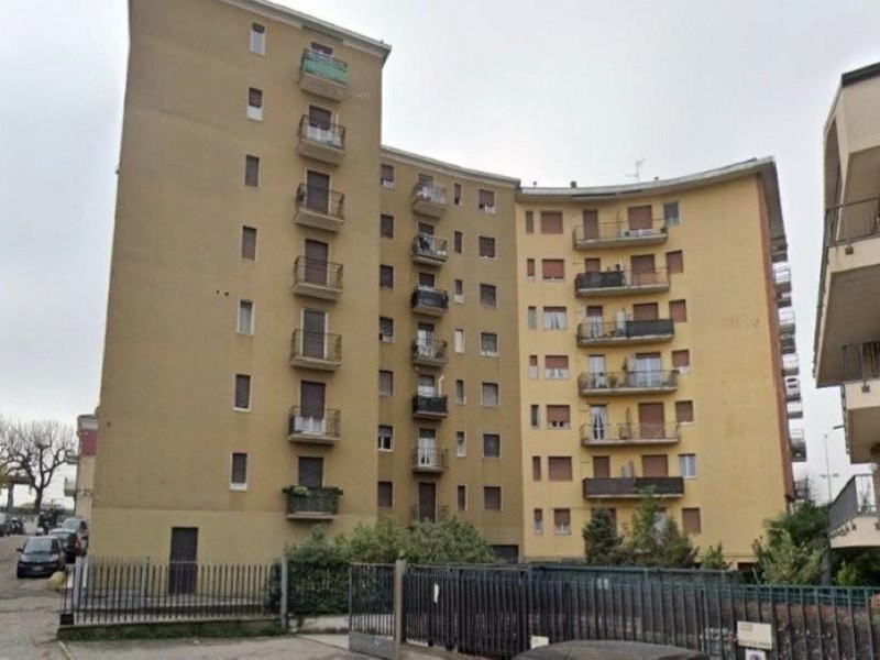 Quadrilocale in Vendita a Parabiago, 90'000&euro;, 91 m², con Box