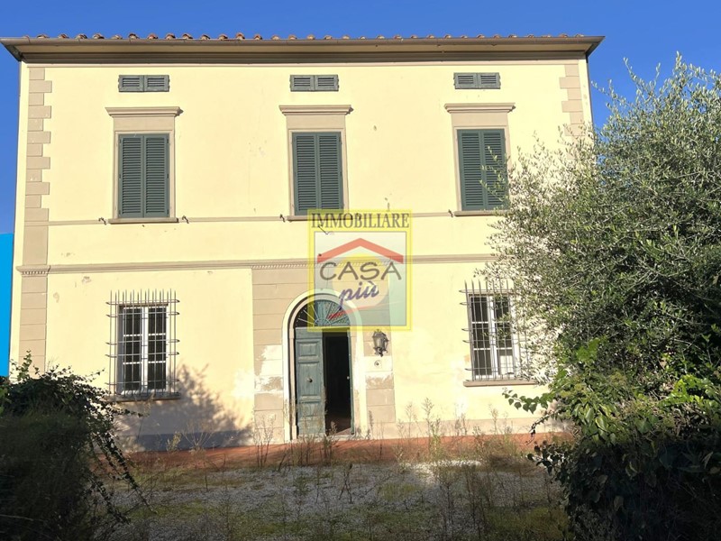 Villa in Vendita a Cascina, zona San Lorenzo a Pagnatico, 420'000&euro;, 350 m²