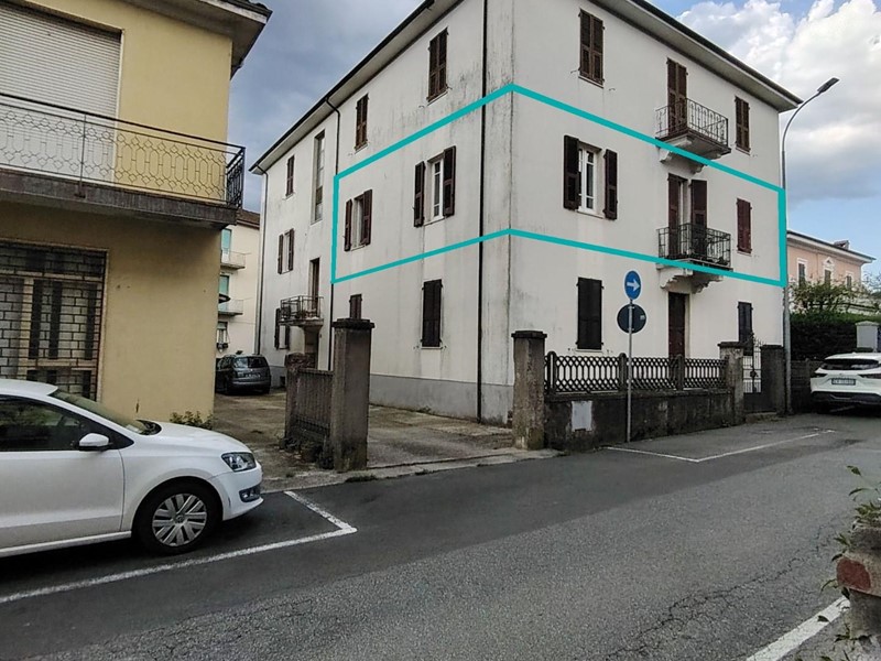 Appartamento in Vendita a Massa, 56'700€, 164 m²