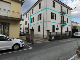 Appartamento in Vendita a Massa, 56'700€, 164 m²