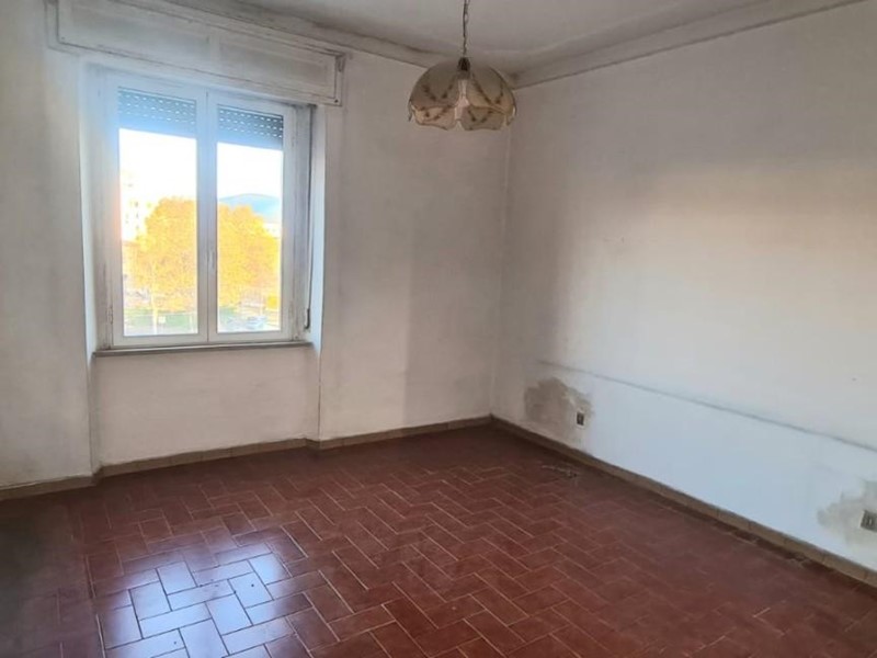 Quadrilocale in Vendita a Livorno, 108'000&euro;, 100 m²