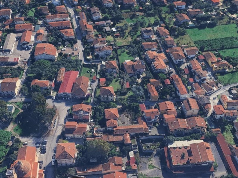 Appartamento in Vendita a Massa, 279'172€, 343 m²