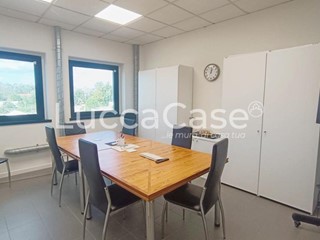 Ufficio in Affitto a Capannori, 900&euro;, 95 m²