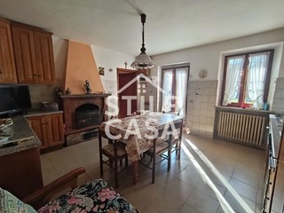 Casa Indipendente in Vendita a Castelfranco di Sotto, zona Orentano, 168'000&euro;, 310 m²
