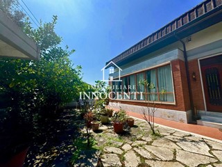 Villa bifamiliare in Vendita a Massa, 310'000&euro;, 130 m², arredato
