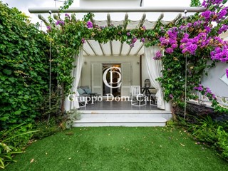 Villetta a schiera in Vendita a Forte dei Marmi, 1'850'000&euro;, 102 m², arredato