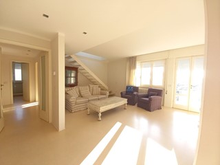 Appartamento in Vendita a Camaiore, zona Lido di Camaiore, 500'000€, 120 m², arredato