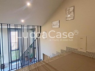 Ufficio in Affitto a Lucca, 1'200&euro;, 100 m²