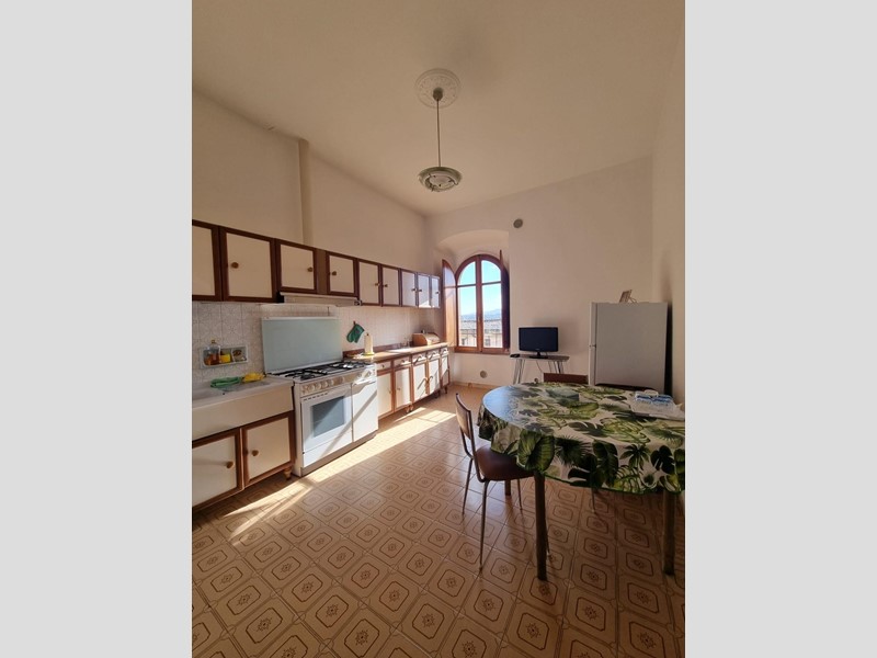 Quadrilocale in Vendita a Colle di Val D'Elsa, 120'000€, 95 m², arredato