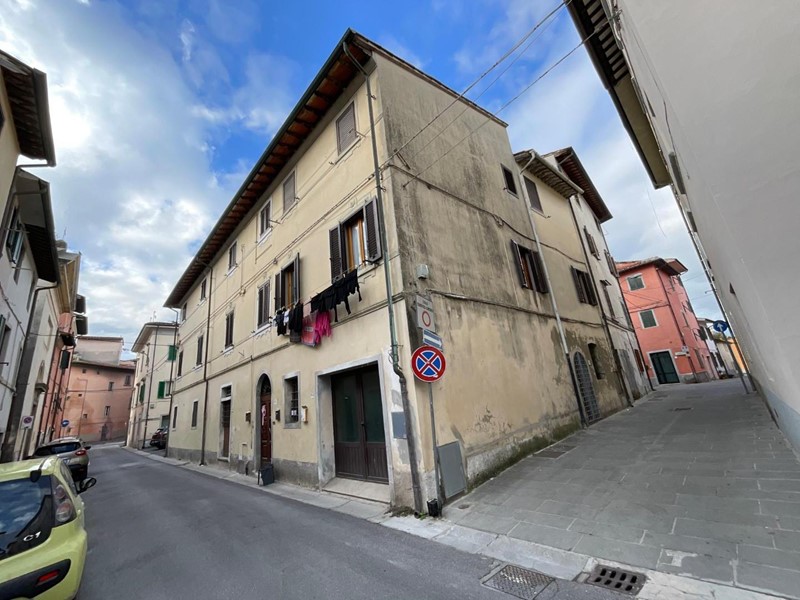 Trilocale in Vendita a Calcinaia, 80'000&euro;, 75 m², arredato