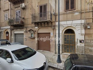Immobile commerciale in Vendita a Palermo, 120'000€, 73 m²