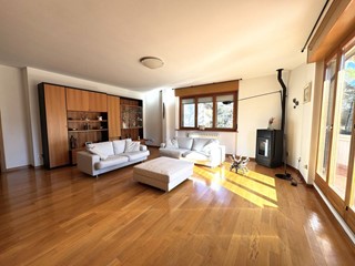 Casa Semi Indipendente in Vendita a Fabriano, 120 m²