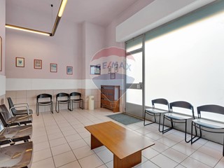 Negozio in Vendita a Brugherio, 120'000&euro;, 63 m²
