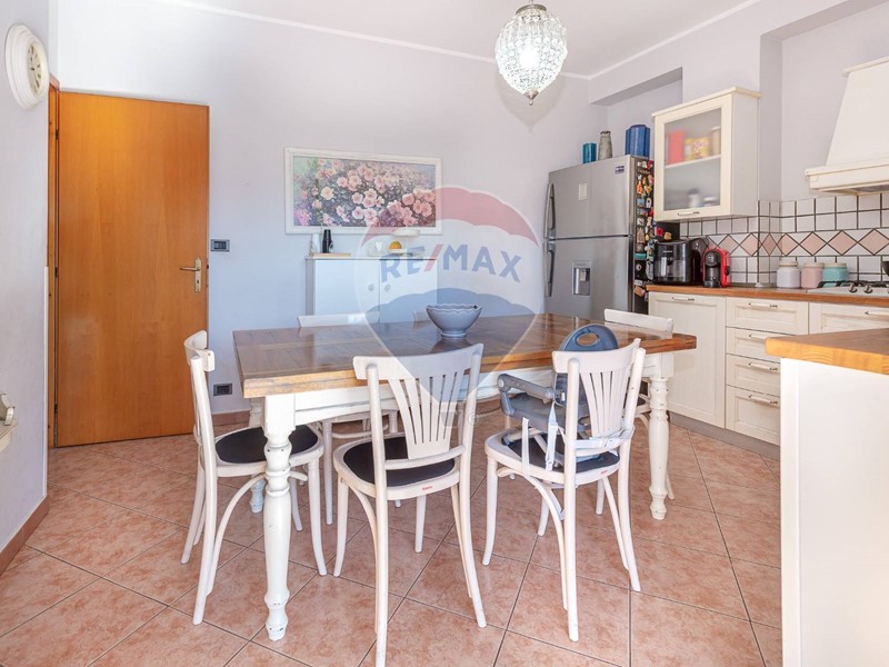 Trilocale in Vendita a Aci Catena, 120'000€, 110 m²