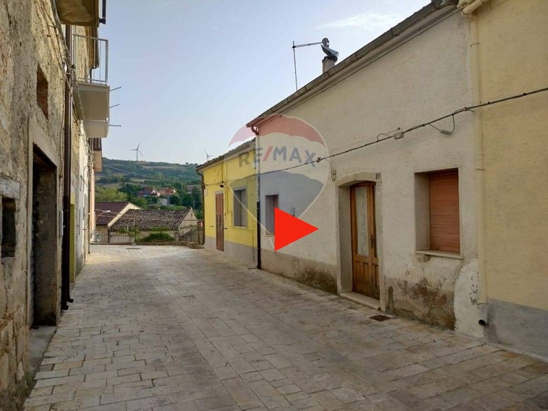 Trilocale in Vendita a Orsara di Puglia, 60'000&euro;, 120 m²