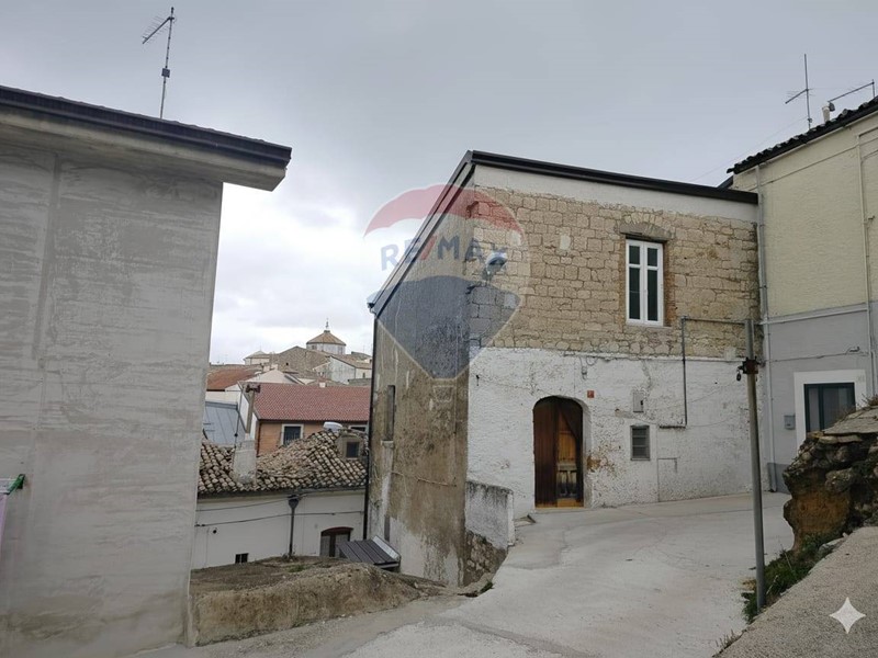 Casa Indipendente in Vendita a Orsara di Puglia, 17'000&euro;, 60 m²