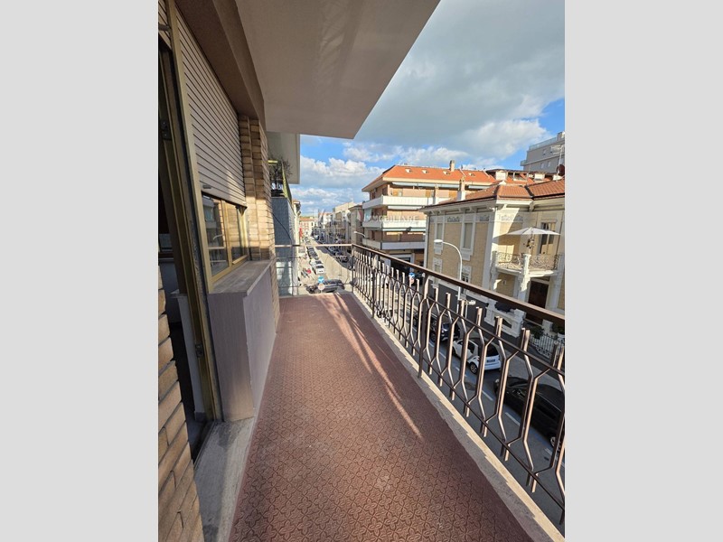 Trilocale in Affitto a San Benedetto del Tronto, 700€, 70 m²