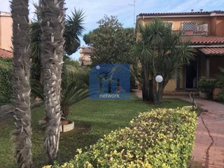 Villetta a schiera in Vendita a Anzio, 259'000€, 175 m²