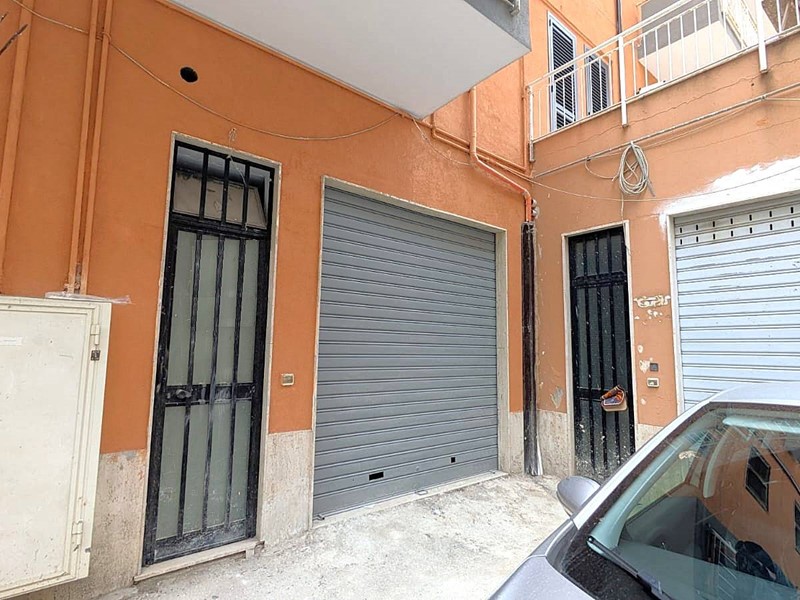Box in Vendita a Siracusa, 28'000&euro;, 37 m²