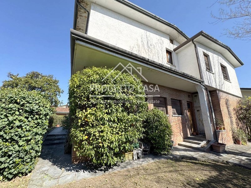 Casa Indipendente in Vendita a Viareggio, 470'000&euro;, 200 m²