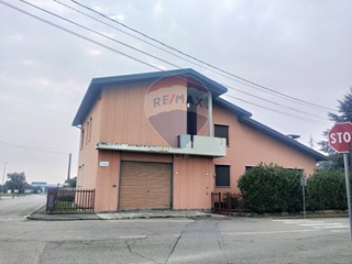 Negozio in Vendita a Benna, 360'000&euro;, 90 m²
