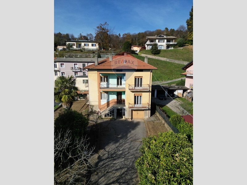 Casa Indipendente in Vendita a Rodero, 275'000&euro;, 220 m²