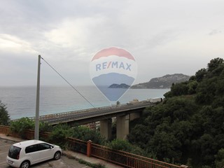 Trilocale in Vendita a Letojanni, 74'000€, 70 m²