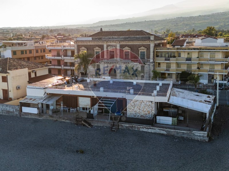 Casa Indipendente in Vendita a Mascali, 640'000&euro;, 600 m²