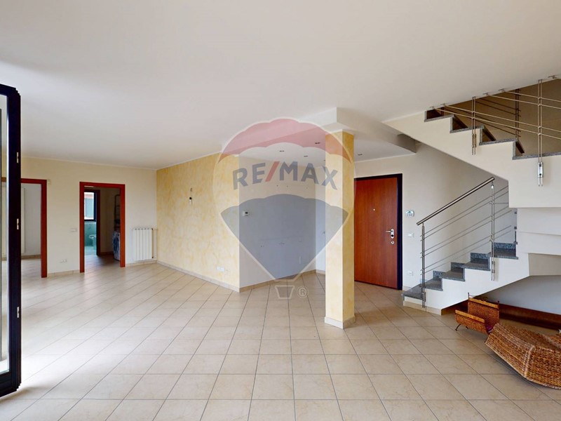 Trilocale in Vendita a Pozzuolo Martesana, 268'000&euro;, 154 m²