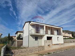 Casa Semi Indipendente in Vendita a Loro Ciuffenna, 435'000&euro;, 165 m²