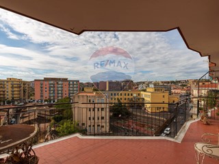 Appartamento in Vendita a Catania, 135'000€, 130 m²